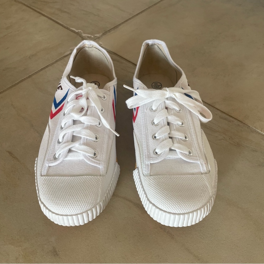 Men’s canvas sneakers